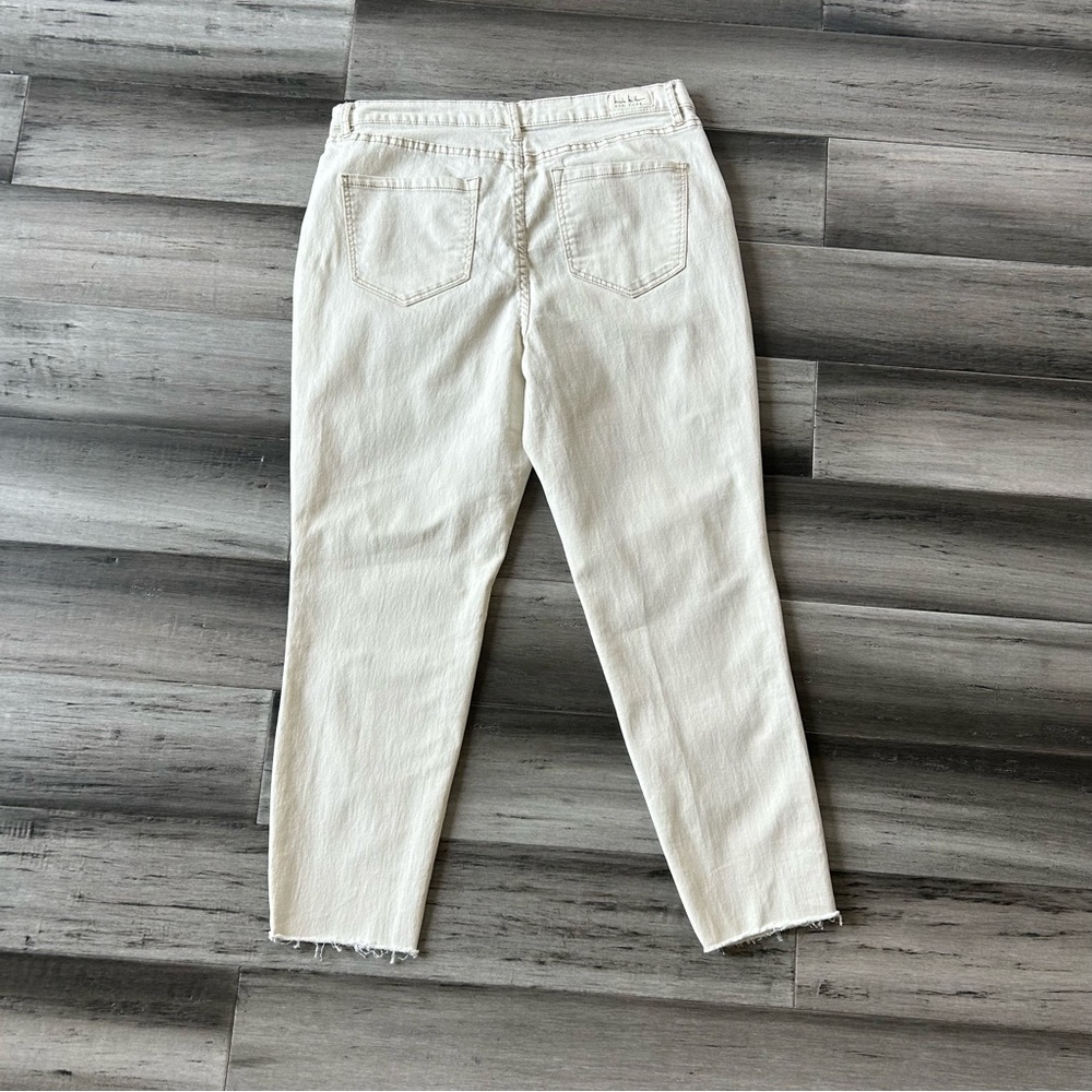 Nicole Miller SoHo High Rise Ankle Skinny Leg Raw Hem Jeans in Off White - Picture 7 of 8